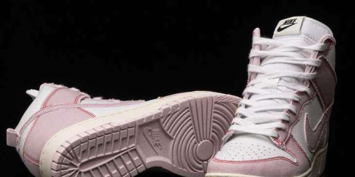 Christmas Special: Nike Dunk High ’85 Barely Rose